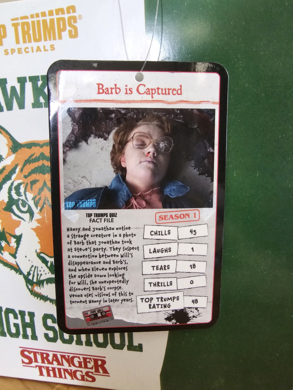Top Trumps Stranger Things Hawkins High School Card Game Tin - Green & Orange - Picture 4 of 6